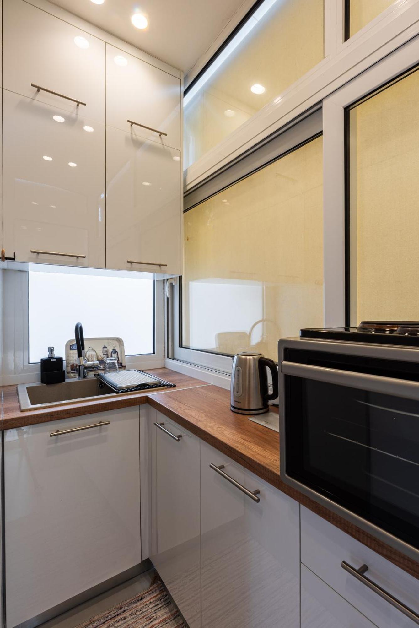 Modern B Athens